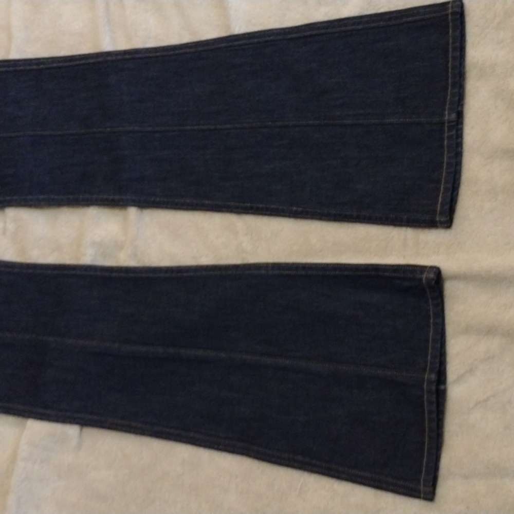Levi's Jeans - Picture 3 of 16